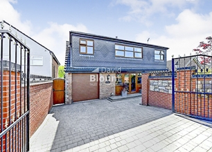 4 Bed Detached House for Sale in Northfield Avenue, Pleasley Vale